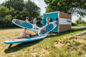 kolula SUP Gruppe vor Station
